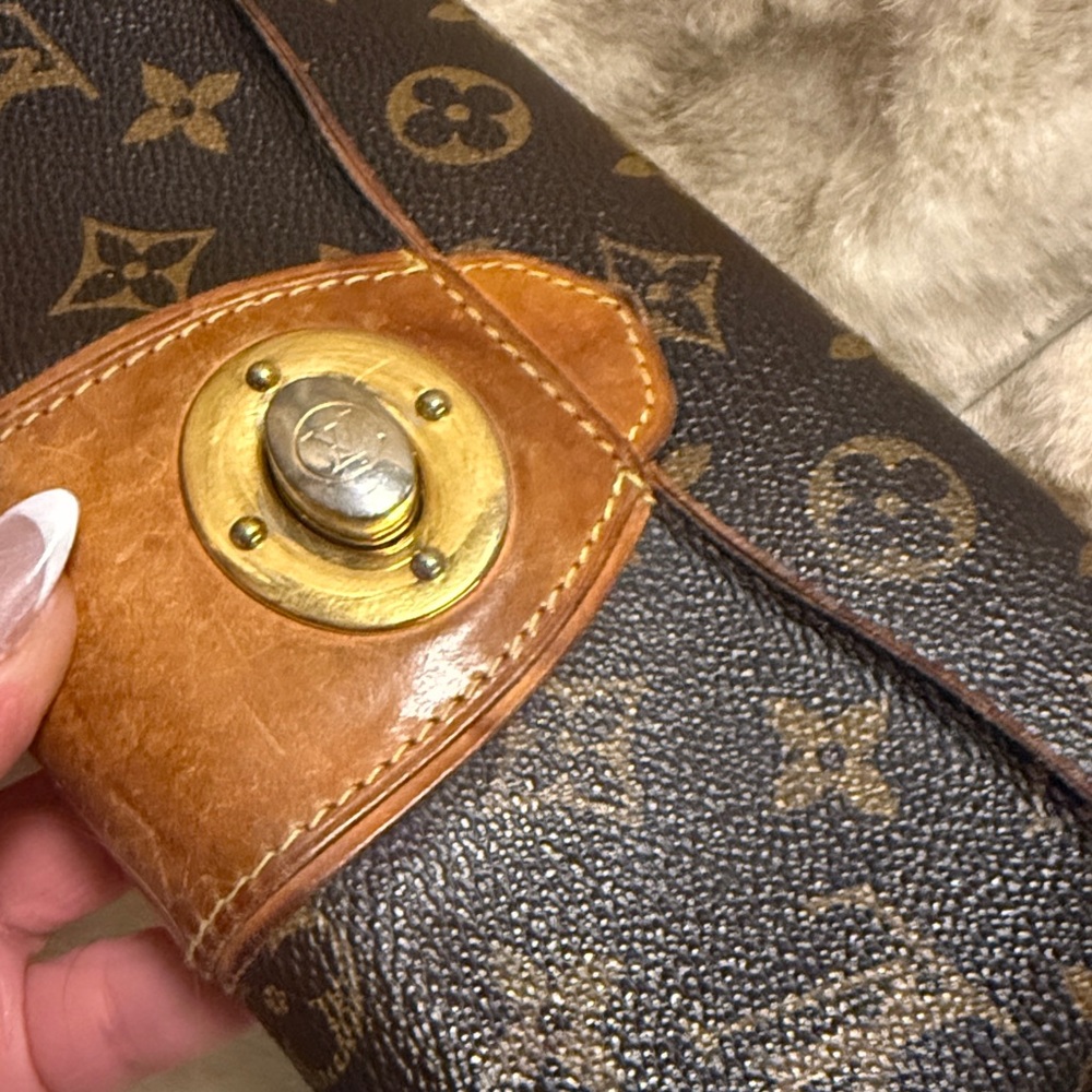 ⭐️Louis Vuitton Monogram Boetie Authentic - Great condition! - Picture 14 of 15